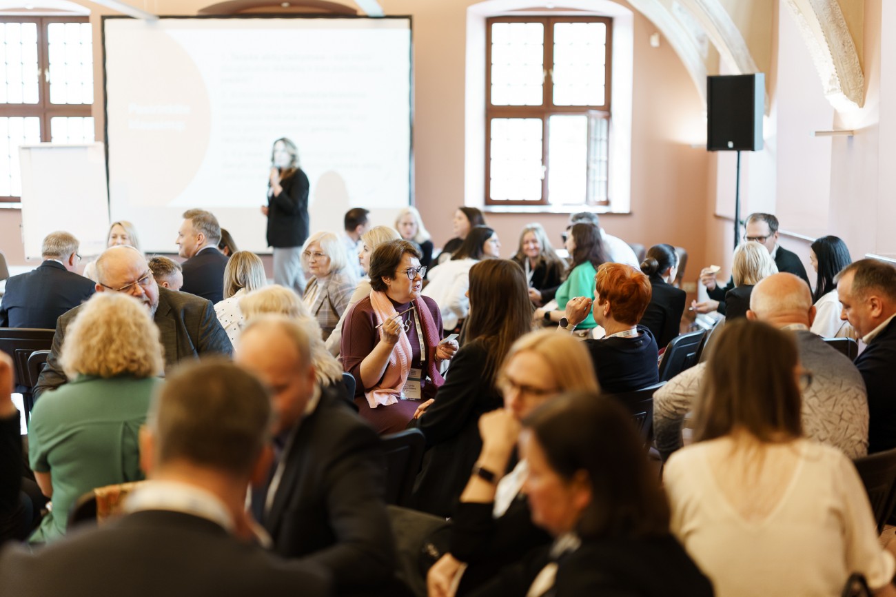 12- oji konferencija